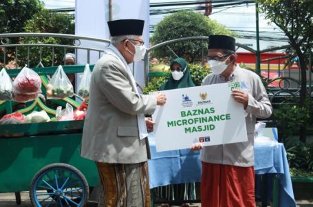 Wakil Presiden Ma’ruf Amin Serahkan Program Bantuan Baznas Microfinance Masjid di Jakarta